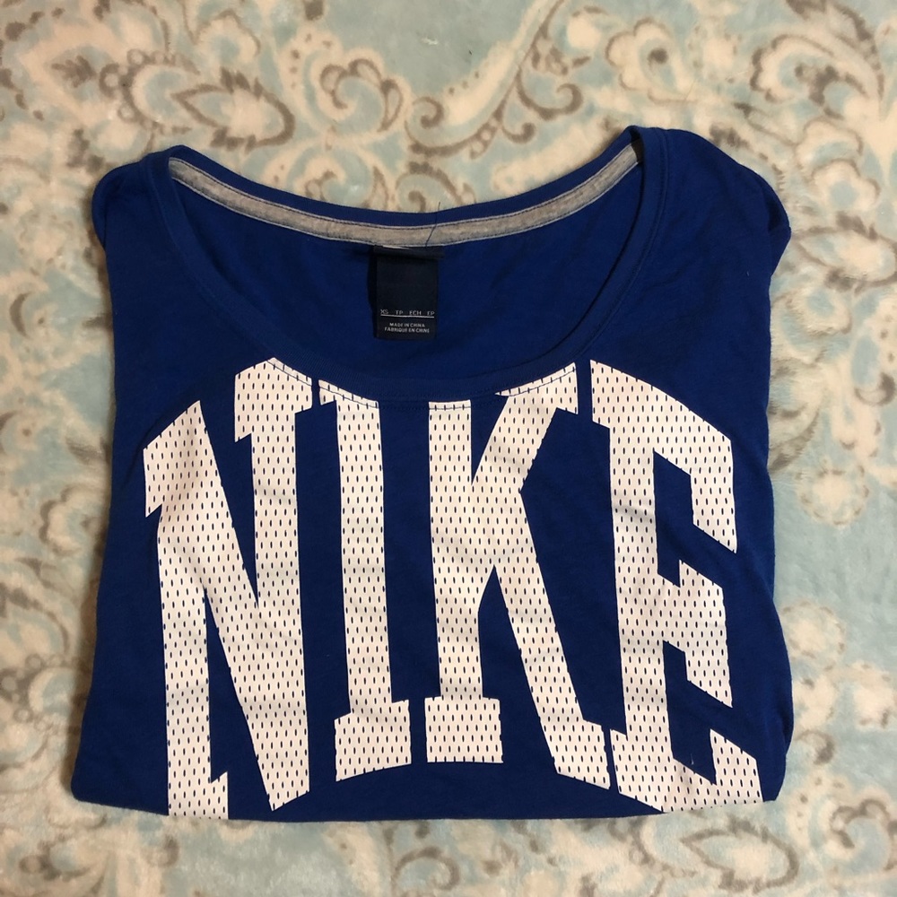 NIKE T-shirt